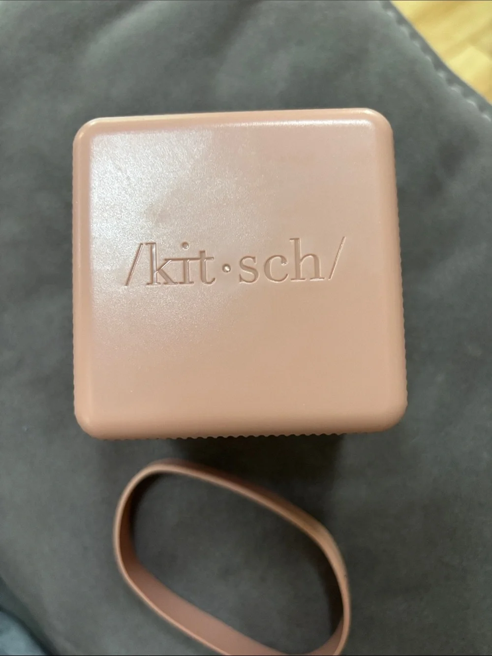 Kitsch Compact Silicone Hair care/body scrub Case in Dusty Rose